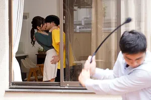 Thẩm du chưa đủ nứng lồn thì được ông anh hàng xóm sang 'cứu'