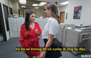 Bố chồng lén vụng trộm cùng con dâu trong bếp