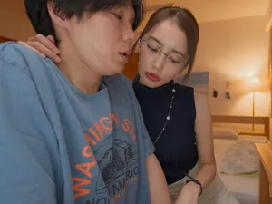 Gã chồng đi công chuyện xa, cô vợ ở nhà gạ xxx bố chồng