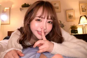 Anh chàng Đàm Hoa Khỉ phát sóng trực tiếp cảnh làm thủ tục nhận phòng tại khách sạn sao~ Anh ta đã trả giá đắt để hẹn gặp một cô gái đeo kính, hôn, sờ mó, tán tỉnh, cưỡi ngựa, nhấc chân, tiến vào từ phía sau, quan hệ với cô ấy một cách thô bạo đến mức cô ấy không thể chịu đựng được...