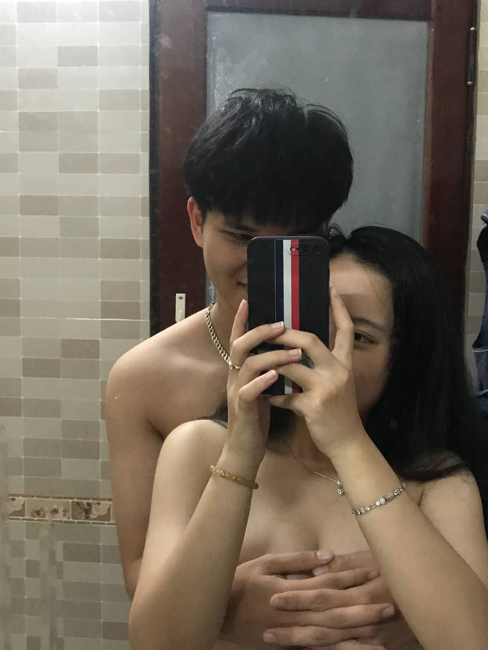 đôi bà xã Chồng yêu cạnh bên “đổi Người vợ Anh xã cho nhau” để tìm cảm giác lạ